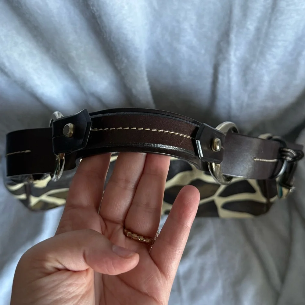 Dooney & Bourke Giraffe Animal Print Shoulder Bag w/ COA in EUC - Picture 6 of 14